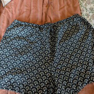 Torrid Black and White Floral Women's Bermudas